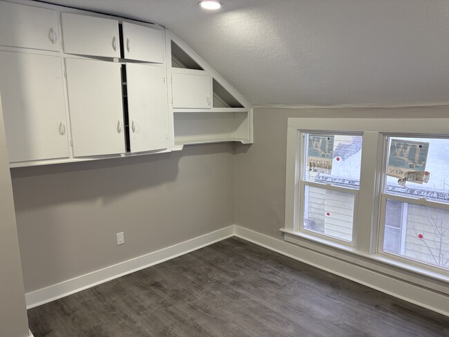 Photo - 2136 Miner St Unit 2