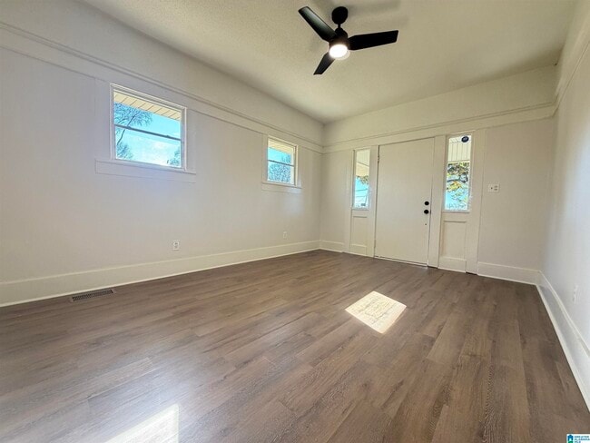 Photo - 219 47th Pl N