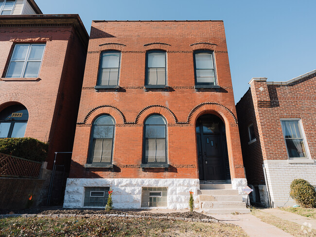 Building Photo - 3921 Iowa Ave Rental