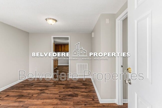 Photo - 110 S Raleigh St