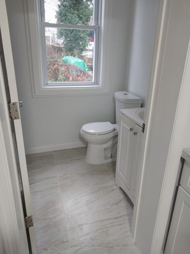 Photo - 117 Borden Ave Unit Apt 5