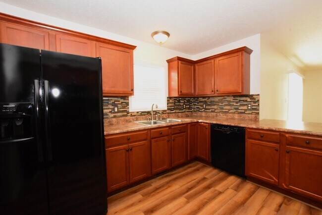 Photo - 96 Rockingham St