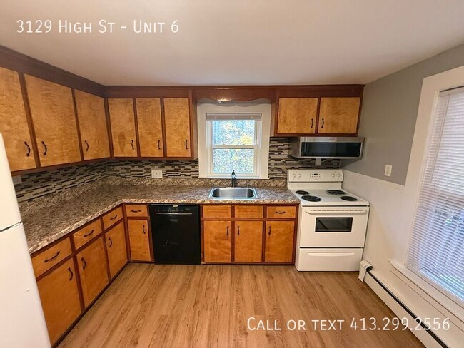 Building Photo - 3129 High St Unit 6