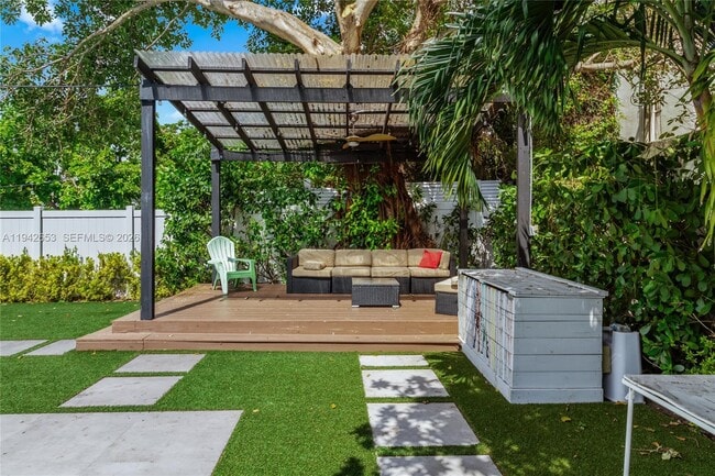 Photo - 3855 SW 1st St