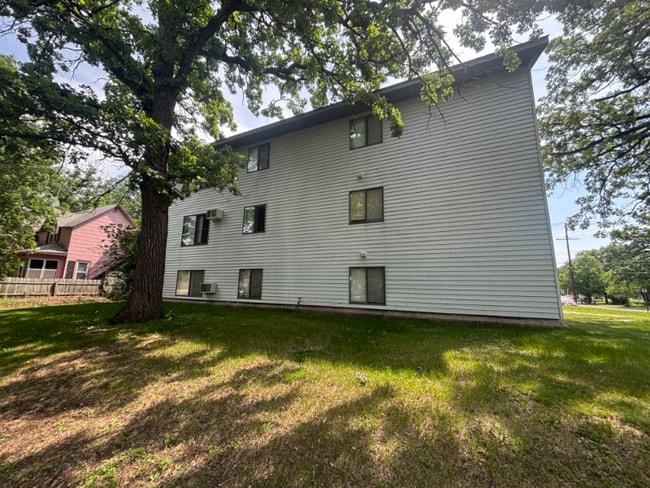 575 7th St S Unit 103