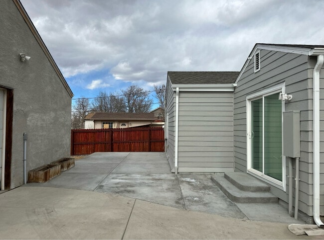 Photo - 1875 S Raritan St