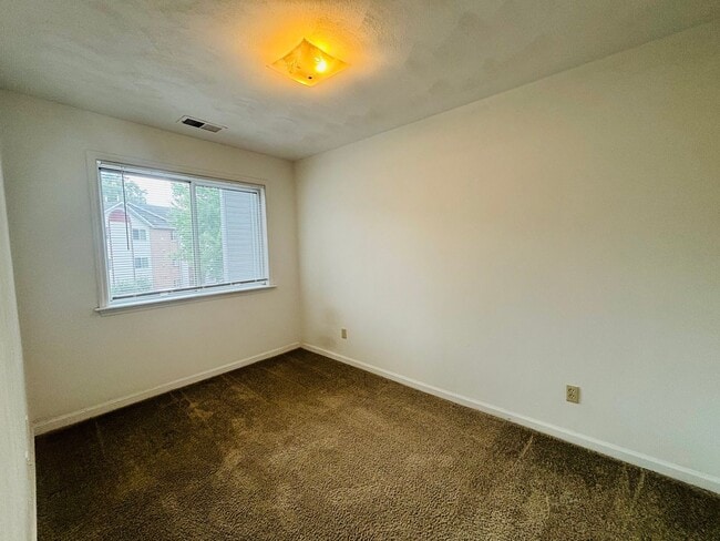 Photo - 400 Berryfield Ln