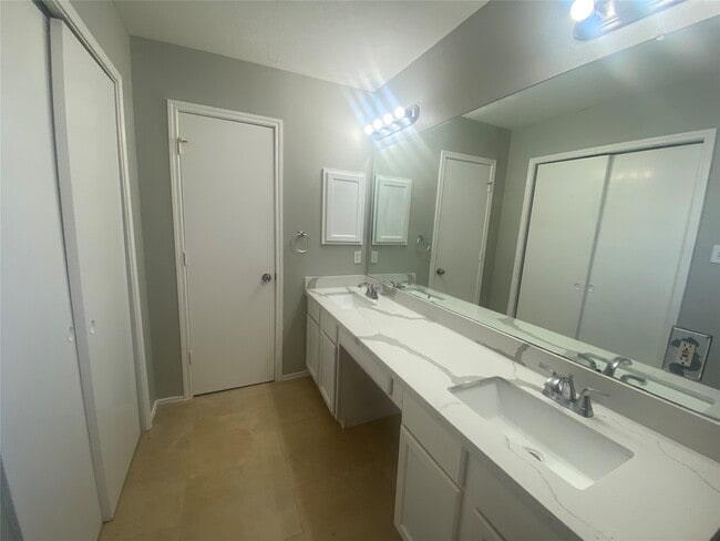 Photo - 14007 Oleoke Ln