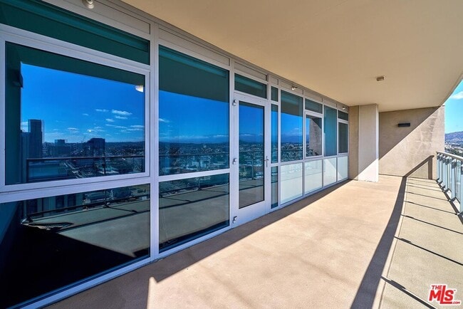 Photo - 3785 Wilshire Blvd Unit 2008
