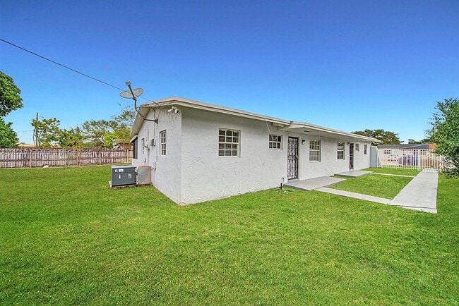 Photo - 19110 NW 36th Ave Unidad 19110
