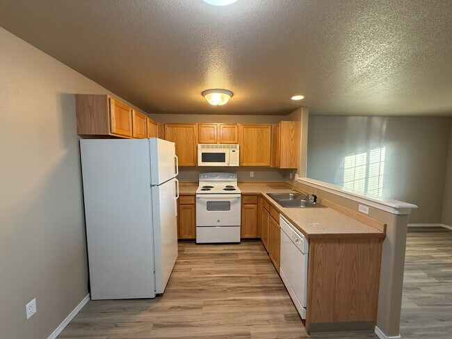 Photo - 2561 NW Cedar Ave Unidad 4