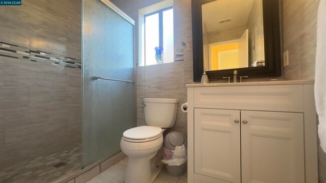 Photo - 178 Maple Ct