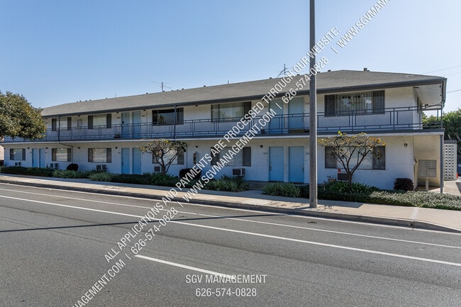 Building Photo - 364 E Badillo St