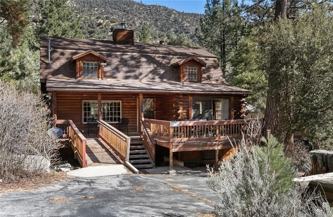 Building Photo - 15921 Wildwood Dr