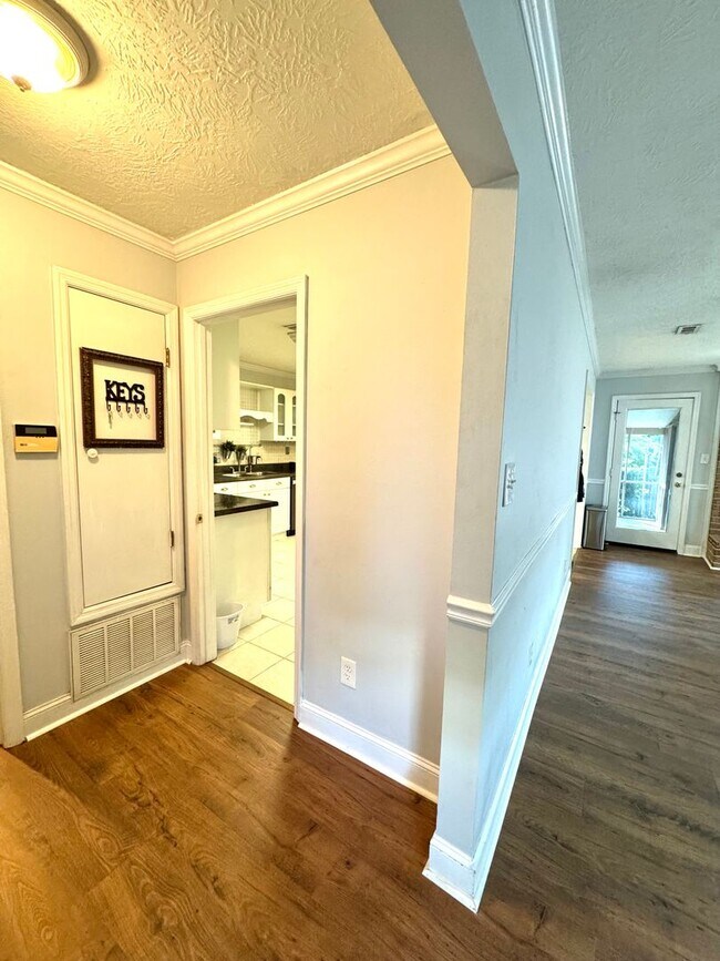 Photo - 308 Candlewood Dr