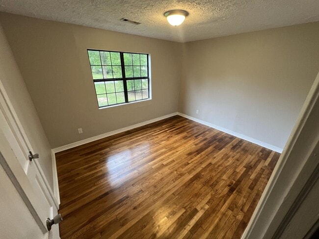 Photo - Beautifully Renovated 2 Bed / 1 Bath Home – Modern Upgrades Throughout!