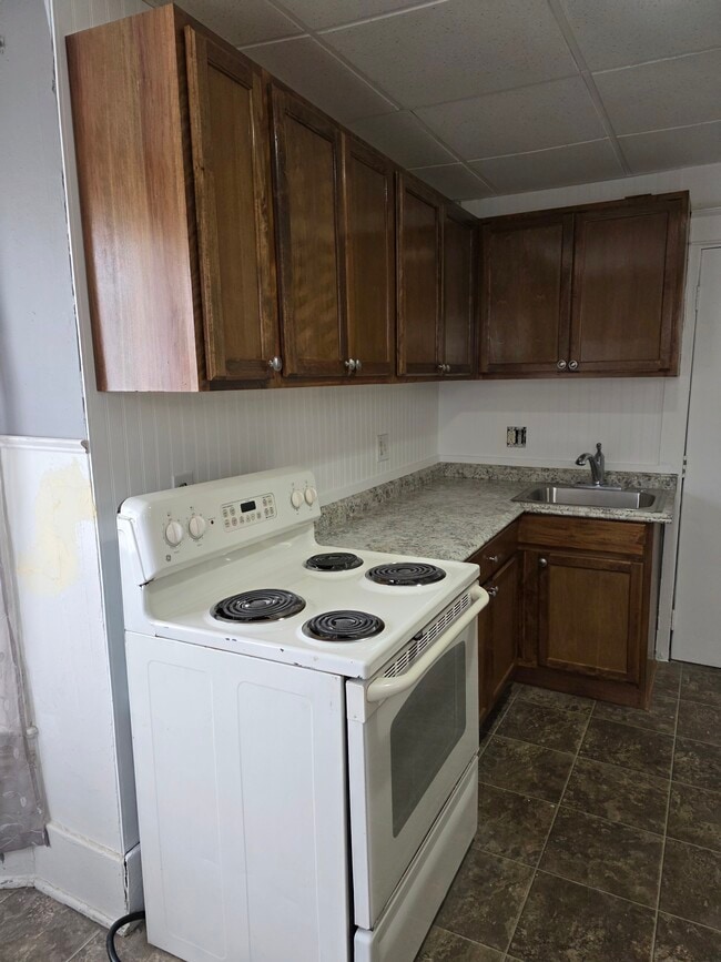 Building Photo - 114 N Park St Unit Apt 1