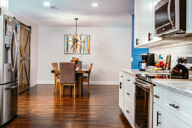 Photo - 1605 SE P St