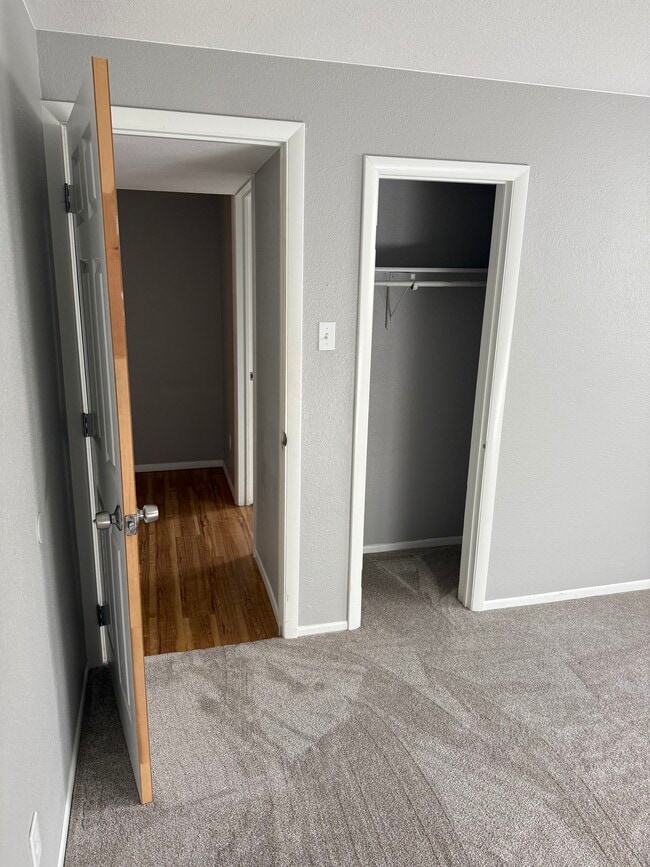 Photo - 1917 Oakwood Dr