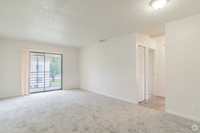 2BR, 2BA - 850SF