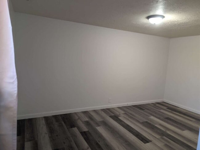 Photo - Pet-Friendly 3 Bedroom Basement Apartment | All Utilities & Internet Included | Near Snow College Unidad 3/2 Downstairs