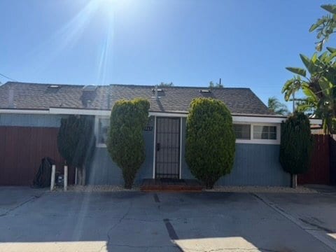 Building Photo - 3461 N Mountain View Dr