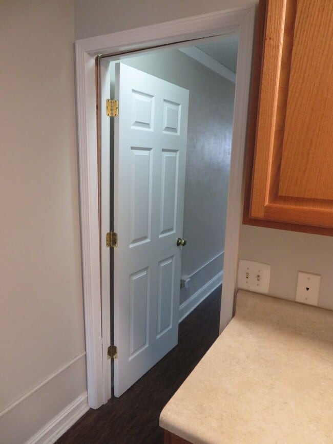 Photo - Fantastic deal on 1Bed/1Ba at Evian Towers!  $1000 per month