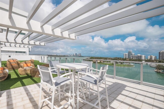 Photo - 10201 E Bay Harbor Dr Unidad 506 Rental