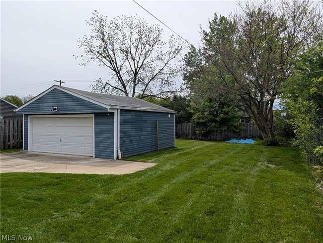 Photo - 1678 Byron Dr