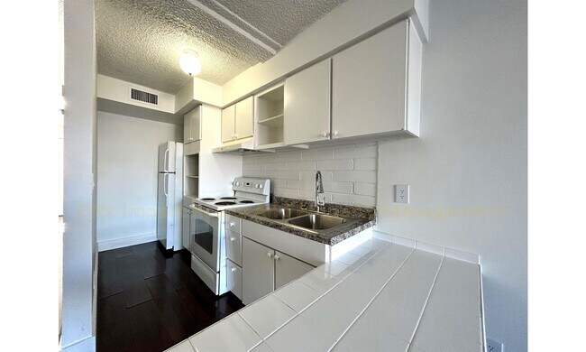 Photo - 301 W Helen St Unidad 102