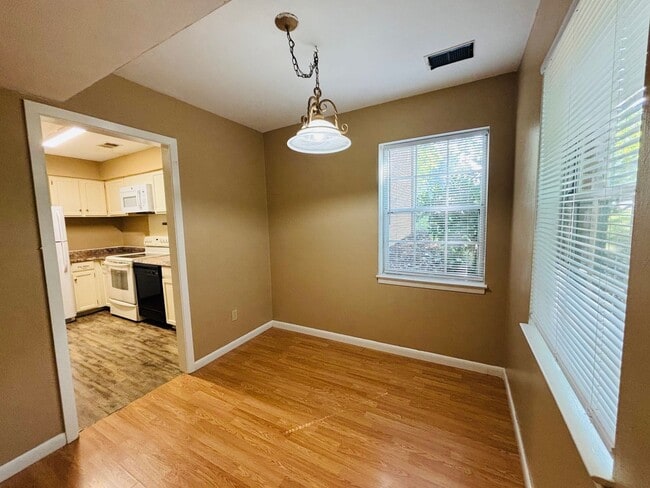 Photo - 2 Bedroom 1 Bathroom Townhouse