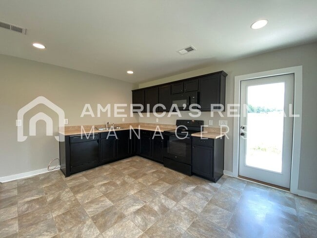 Photo - Home for Rent in Talladega, AL!!! COMING SOON!