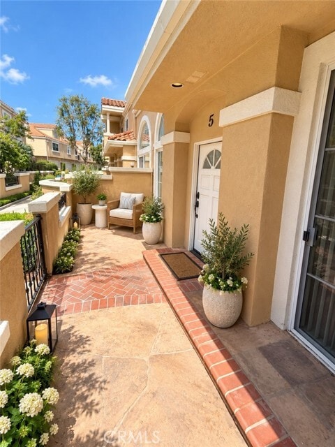 5 Opera Ln