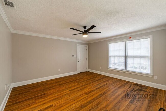 Photo - 116 Barrington Dr