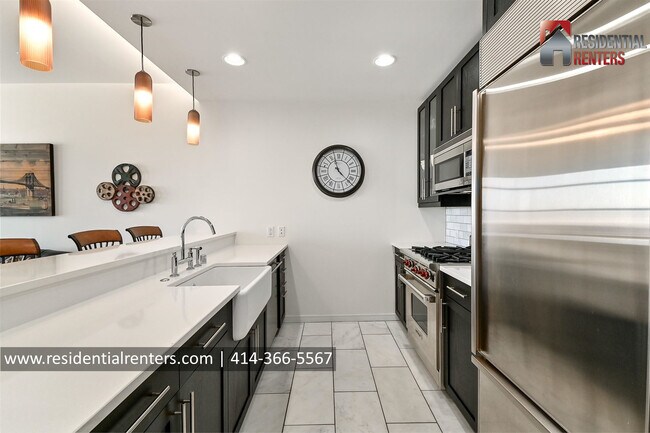 Photo - 1141 N Old World 3rd St Unit 2806