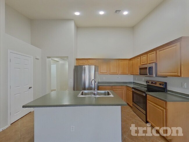 41180 W Bravo Dr