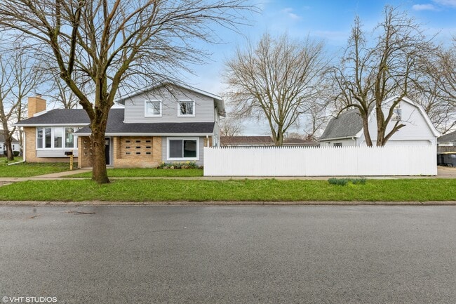 Photo - 3454 Monroe St