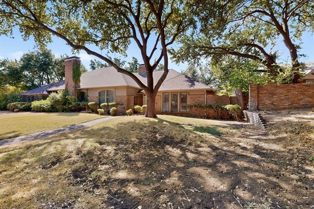 1606 Tree House Ln