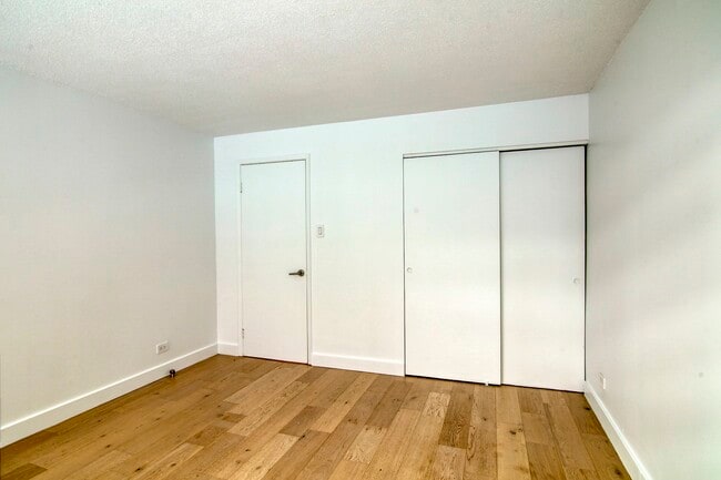 Photo - 1975 Maisonneuve Blvd W Unit 107