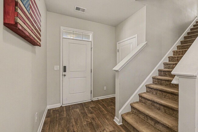 Photo - 213 Rubles Ln