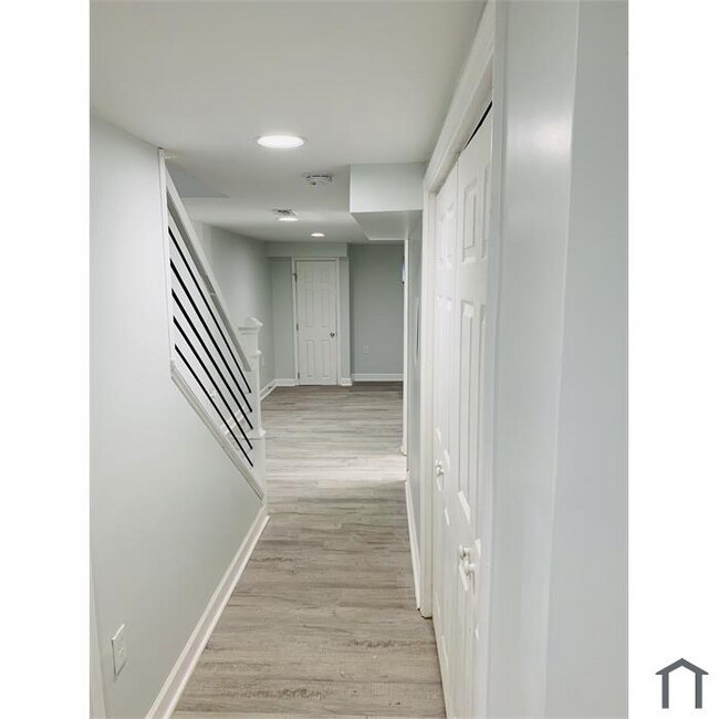 Photo - 820 N Lakewood Ave