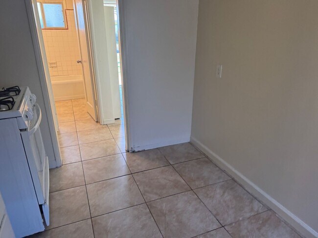 Photo - 232 Warren Ave Unit B