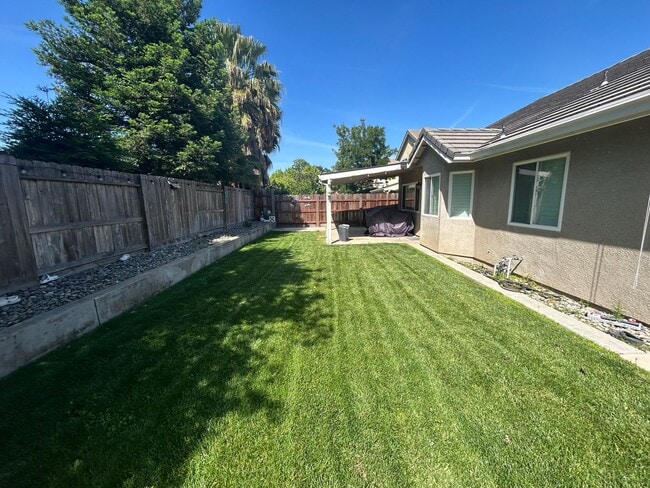 Photo - 2464 Oak Crest Dr