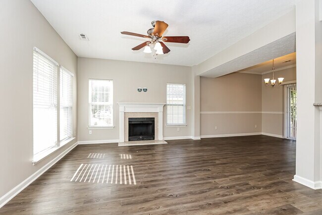 Photo - 7905 Rainey Dr