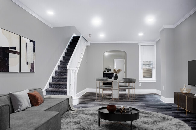 Building Photo - 2348 Moore St