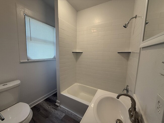 Photo - 2567 Rusk St