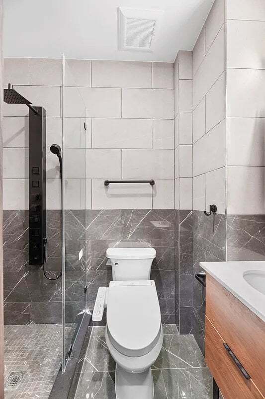 437 W 46th St Unit 1FE