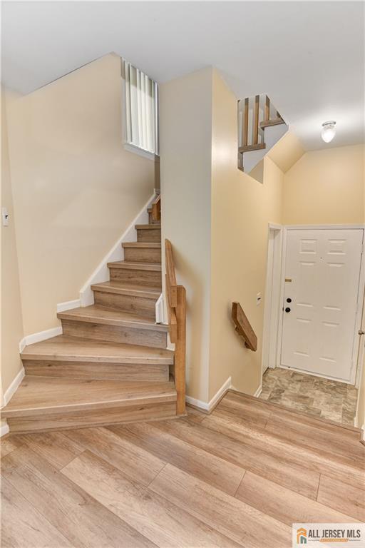 Photo - 1068 Schmidt Ln