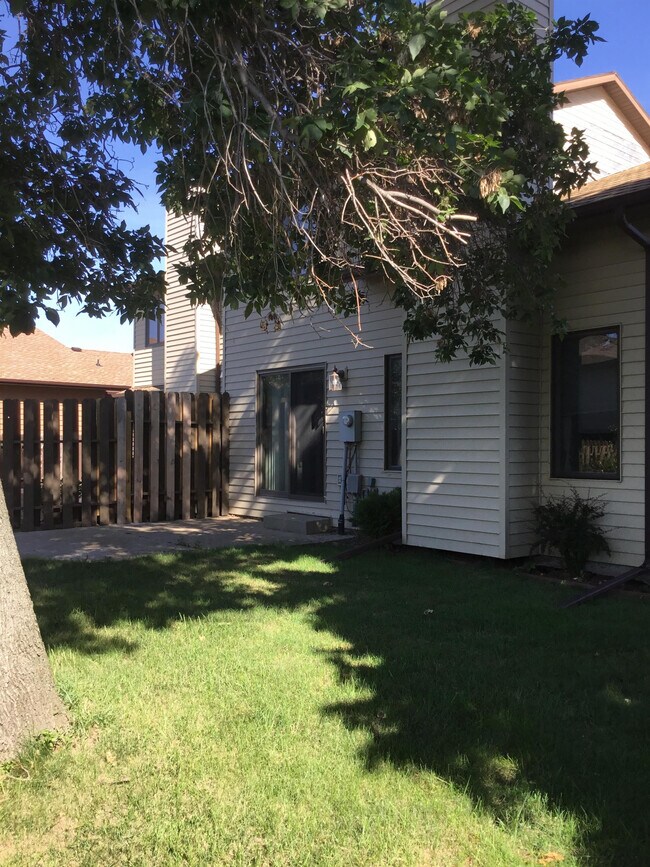1985 E Capitol Ave Townhome Townhome Rental in Bismarck ND