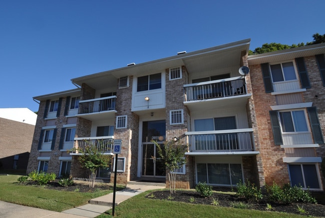 Chesapeake Village Apartments - Chesapeake Village Apartments